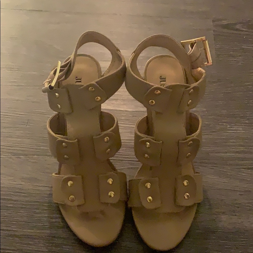 Wedge heels
